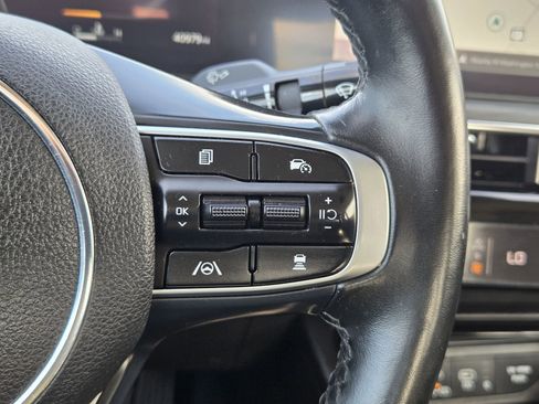 Used 2025 Kia K5 EX image 16