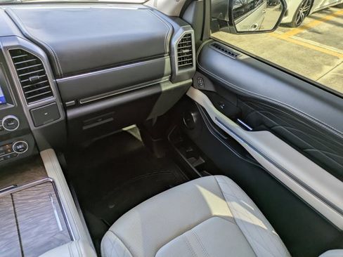 Certified 2021 Ford Expedition Max Platinum image 16