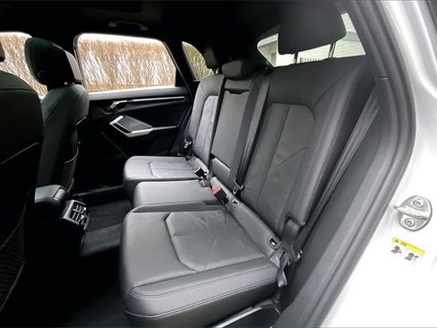 Used 2024 Audi Q3 2.0T Premium Plus image 27