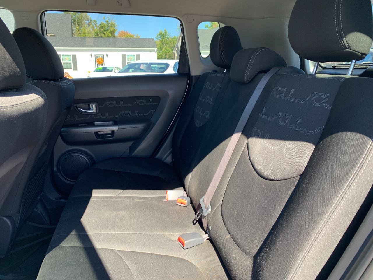 Used 2013 Kia Soul + w/ Audio Pkg FWD image 27