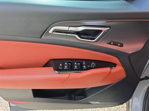 Used 2023 Kia Sportage SX image 18