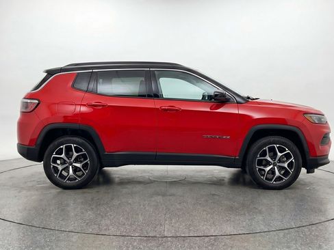 Used 2025 Jeep Compass Limited AWD/4WD image 11