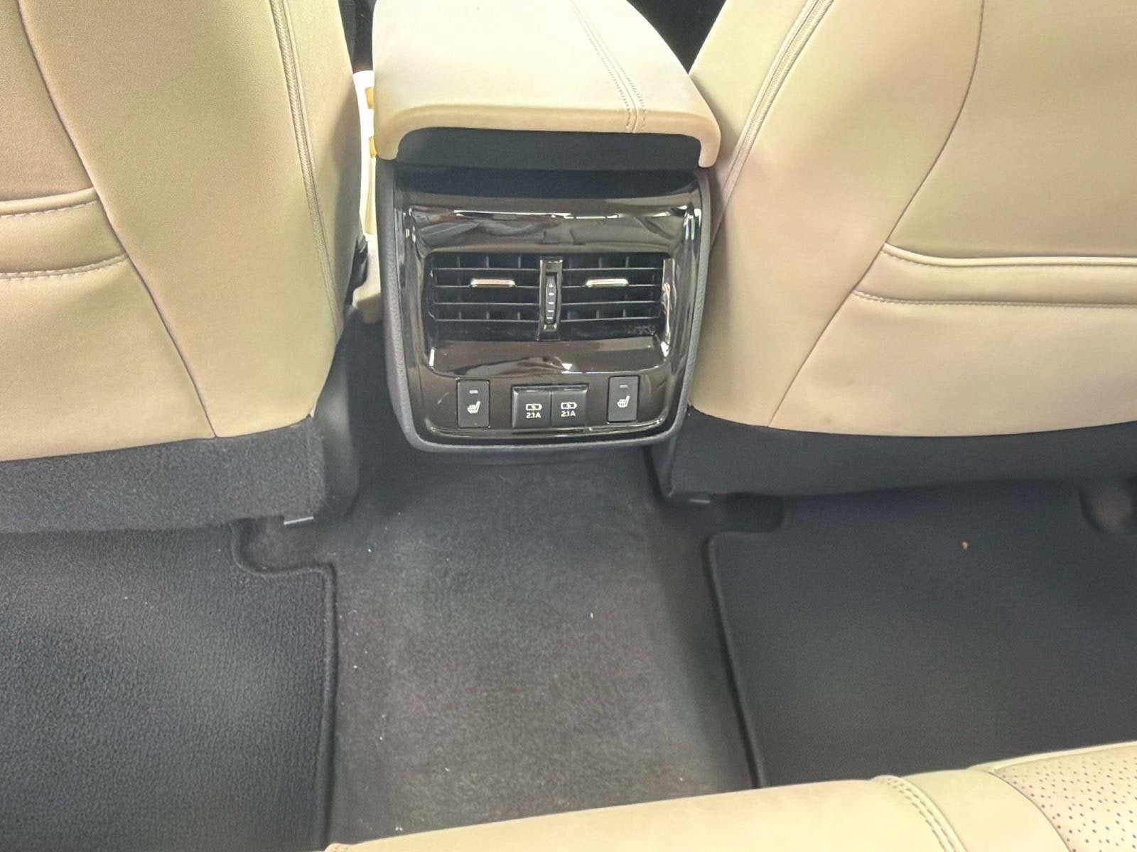 Used 2019 Toyota Avalon Limited FWD image 14