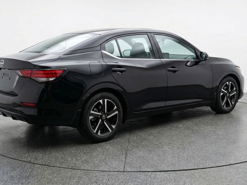 Used 2025 Nissan Sentra SV FWD image 9
