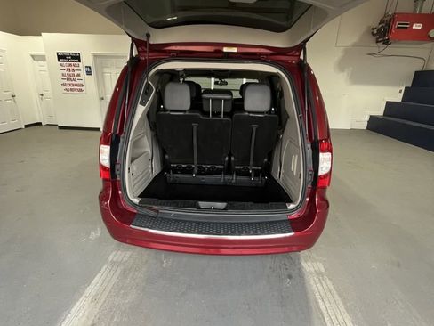 Used 2012 Chrysler Town & Country Touring-L w/ Entertainment Group #2 image 11