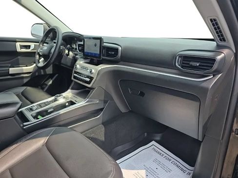 Used 2020 Ford Explorer XLT w/ Equipment Group 202A AWD/4WD image 20