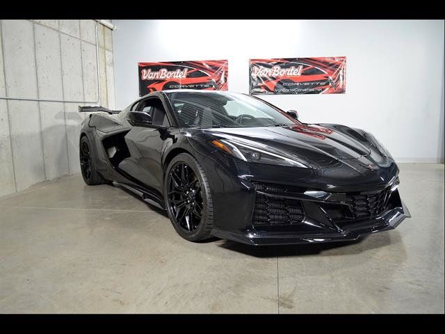 Used 2024 Chevrolet Corvette Z06 RWD image 2