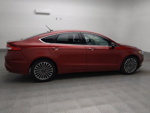 Used 2017 Ford Fusion SE w/ Fusion SE Technology Package image 10