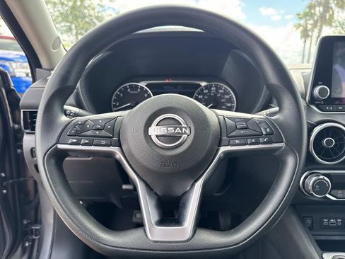 Certified 2025 Nissan Sentra SV FWD image 26