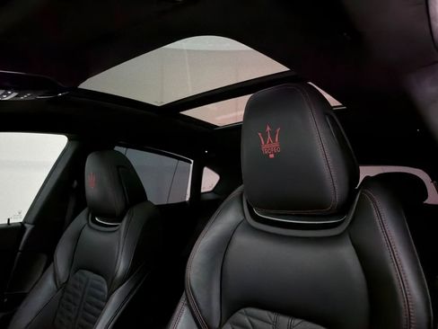 Used 2019 Maserati Levante Trofeo AWD/4WD image 18