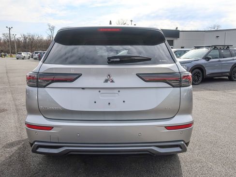 New 2026 Mitsubishi Outlander SE AWD/4WD image 11