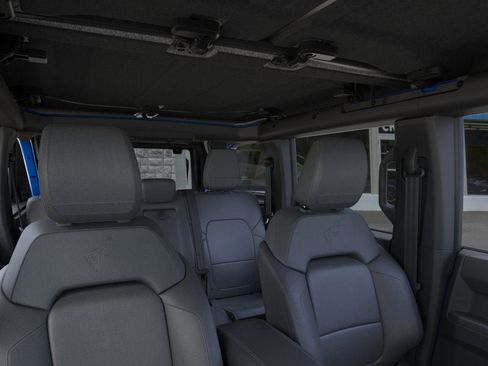 New 2025 Ford Bronco Badlands image 12