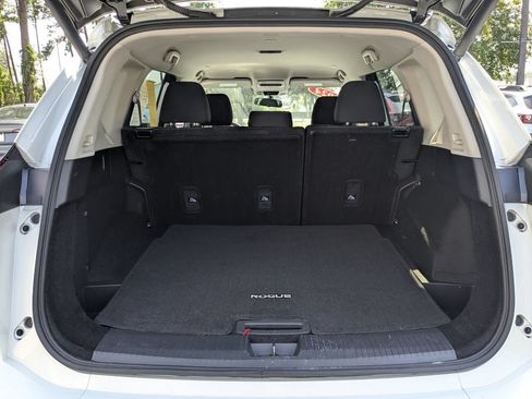 Used 2024 Nissan Rogue SV FWD image 13