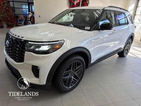 New 2026 Ford Explorer ST-Line w/ ST-Line Street Pack RWD image 4