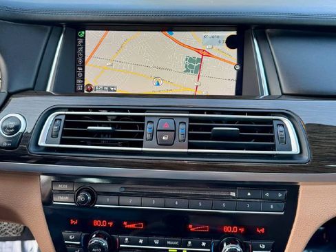 Used 2015 BMW 750i xDrive image 16