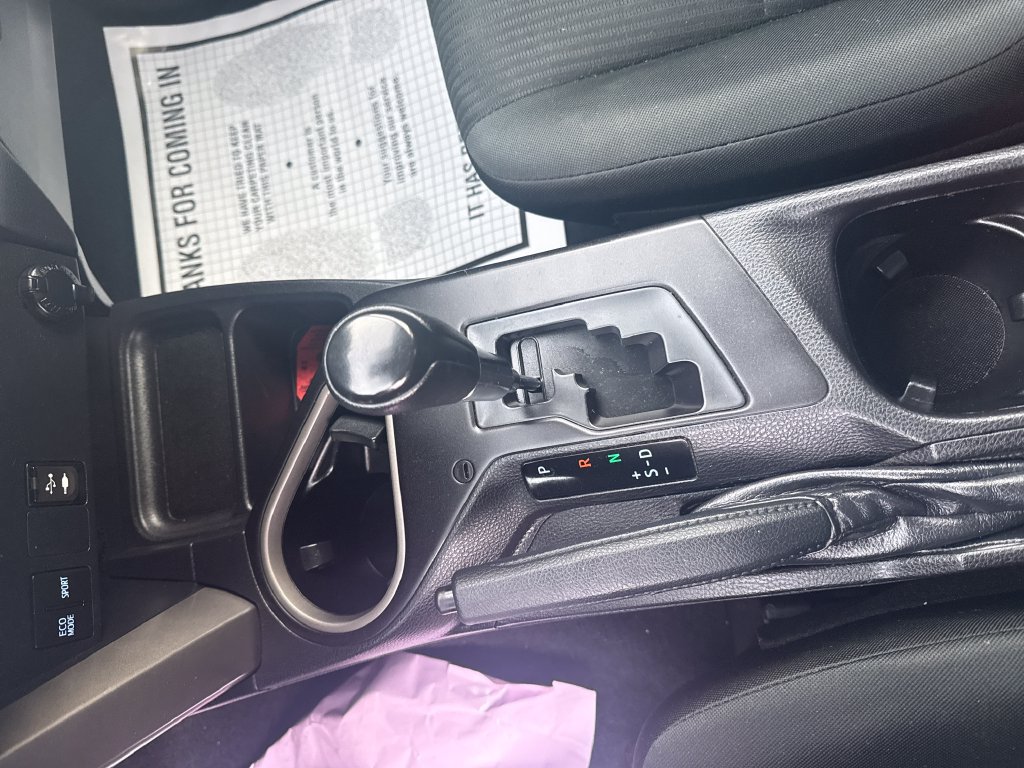 Used 2018 Toyota RAV4 LE w/ All Weather Liner Package AWD/4WD image 27