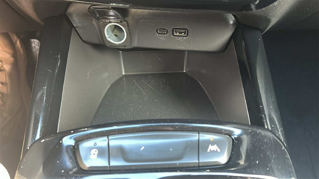 Used 2025 Chevrolet Trax LT FWD image 25