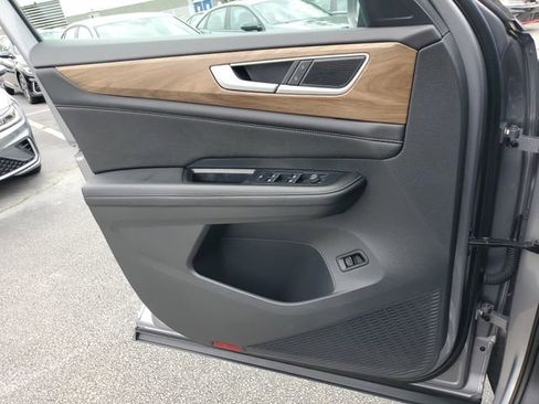 Certified 2024 Volkswagen Atlas SE w/ Panoramic Sunroof Package FWD image 29