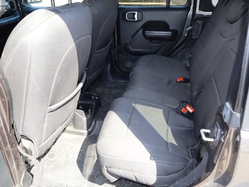 Used 2019 Jeep Wrangler Unlimited Sport AWD/4WD image 5