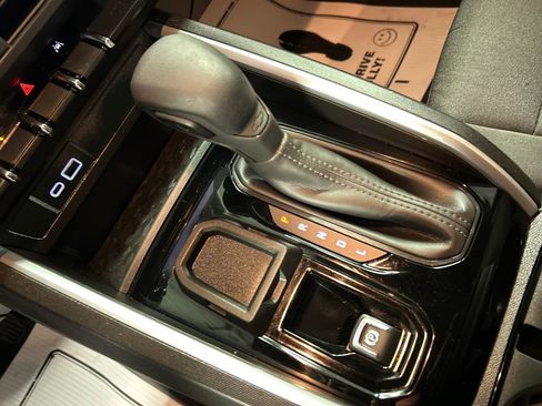 Used 2024 Chevrolet Colorado W/T w/ WT Convenience Package II image 19