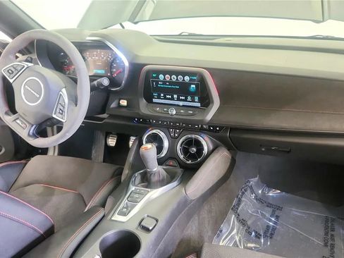 Used 2018 Chevrolet Camaro ZL1 RWD image 28