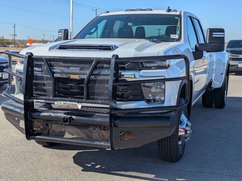 Used 2024 Chevrolet Silverado 3500 LT image 7