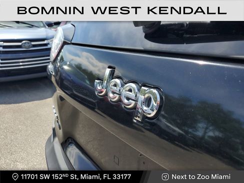 Used 2019 Jeep Cherokee Limited w/ Luxury Group image 11