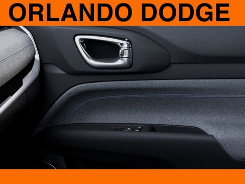 New 2025 Jeep Compass Latitude AWD/4WD image 25