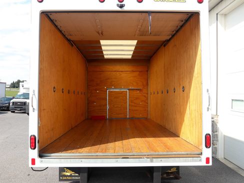 Used 2022 Chevrolet Express 3500 w/ Power Convenience Package RWD image 9