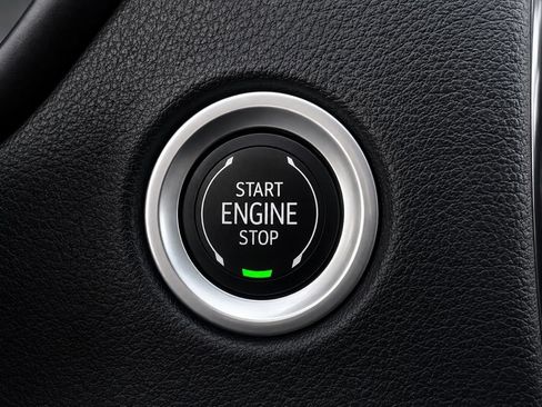 Used 2019 Cadillac XT4 Sport AWD/4WD image 38