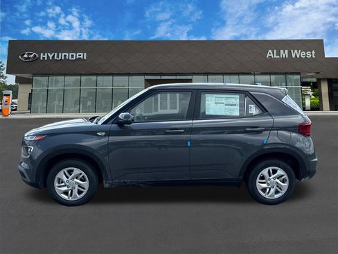 Used 2026 Hyundai Venue SE FWD image 9