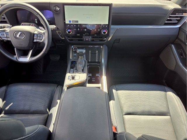 Used 2024 Lexus GX 550 w/ Accessory Package (2T) AWD/4WD image 16
