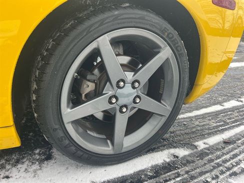 Used 2006 Chevrolet Corvette Coupe w/ Preferred Equipment Group image 21