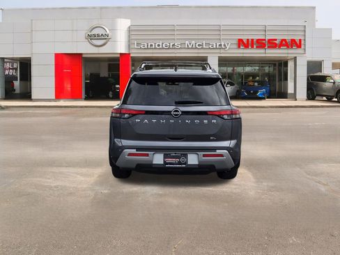 Used 2022 Nissan Pathfinder SL image 4