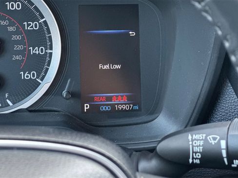 Certified 2022 Toyota Corolla Cross LE image 23