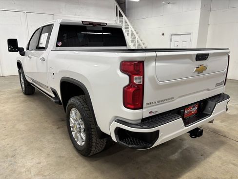 Used 2024 Chevrolet Silverado 2500 High Country w/ High Country Premium Package image 5