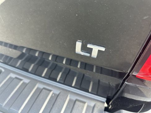 Used 2017 Chevrolet Colorado LT w/ LT Convenience Package RWD image 25
