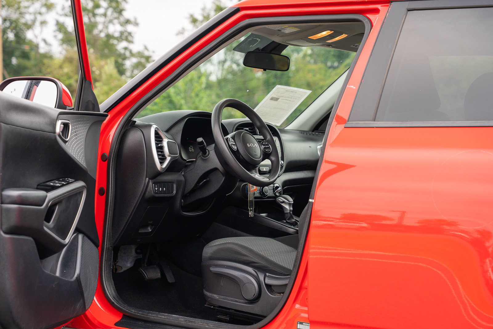 Used 2023 Kia Soul LX w/ Option Group 015 FWD image 21