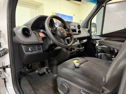 Used 2021 Mercedes-Benz Sprinter 3500 image 16
