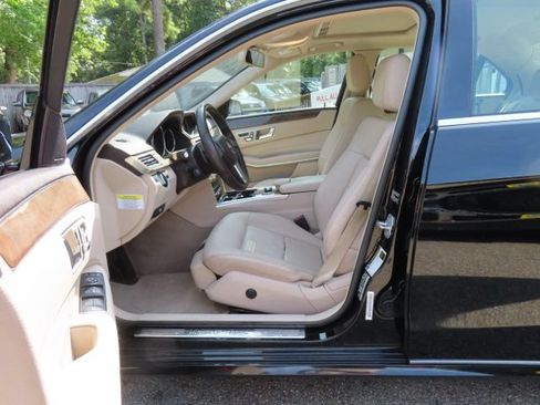 Used 2014 Mercedes-Benz E 350 4MATIC Sedan image 17