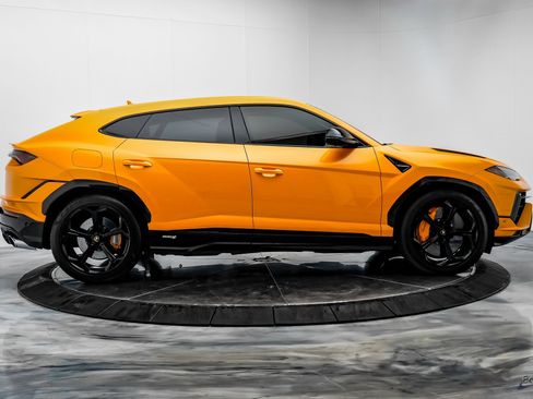 Used 2024 Lamborghini Urus S image 18