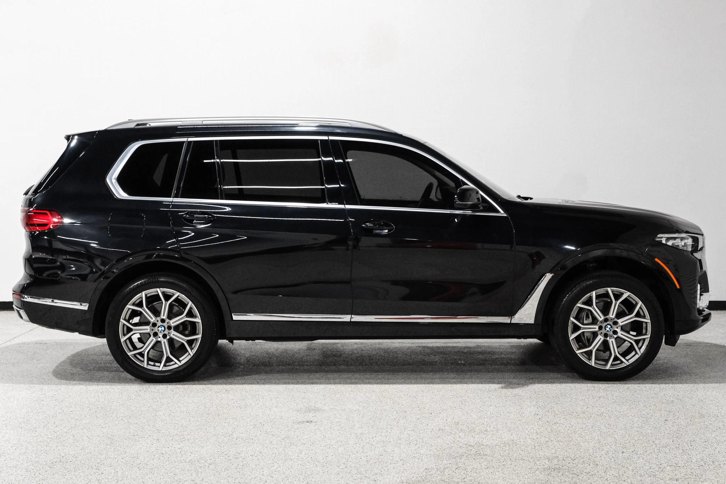 Used 2019 BMW X7 xDrive40i w/ Cold Weather Package AWD/4WD image 5