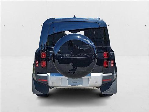 New 2025 Land Rover Defender 110 S image 6