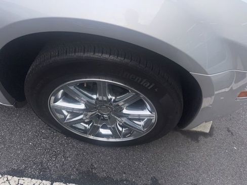 Used 2010 Chrysler 300 Touring image 15