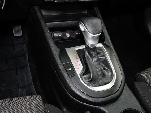 Used 2022 Kia Forte LXS image 18