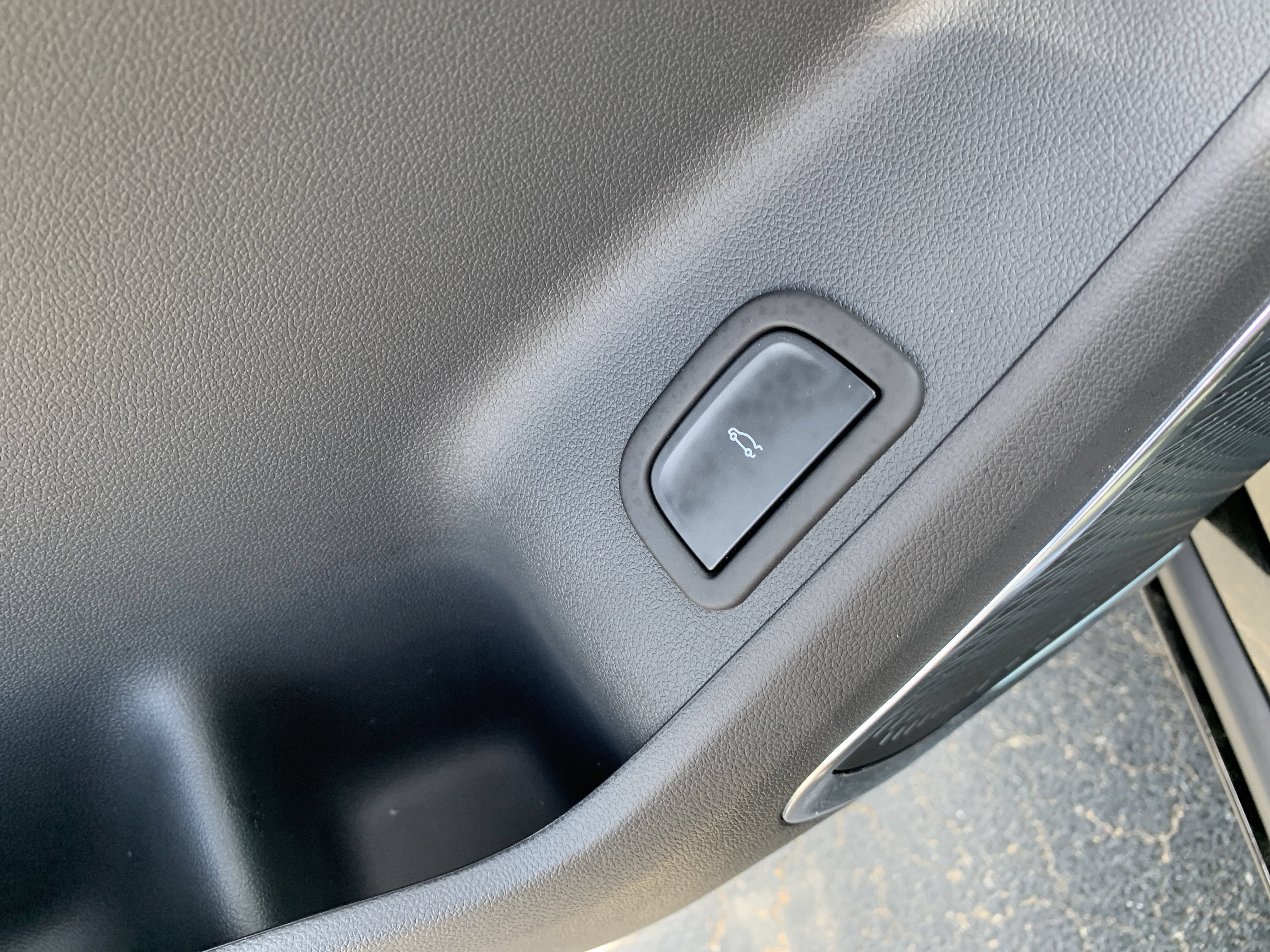 New 2025 Chevrolet Traverse High Country w/ LPO, Floor Liner Package FWD image 9