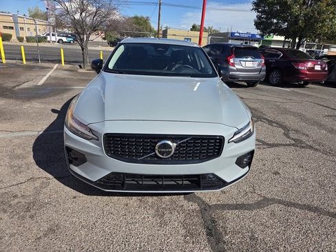 Used 2025 Volvo S60 B5 Plus image 4