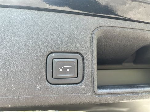 Used 2023 GMC Terrain SLE w/ Driver Convenience Package AWD/4WD image 15