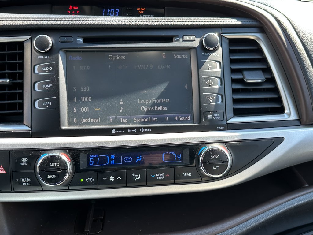Used 2019 Toyota Highlander XLE FWD image 24