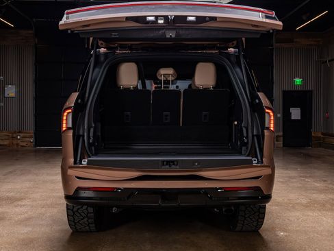 Used 2025 Lincoln Navigator Black Label image 10